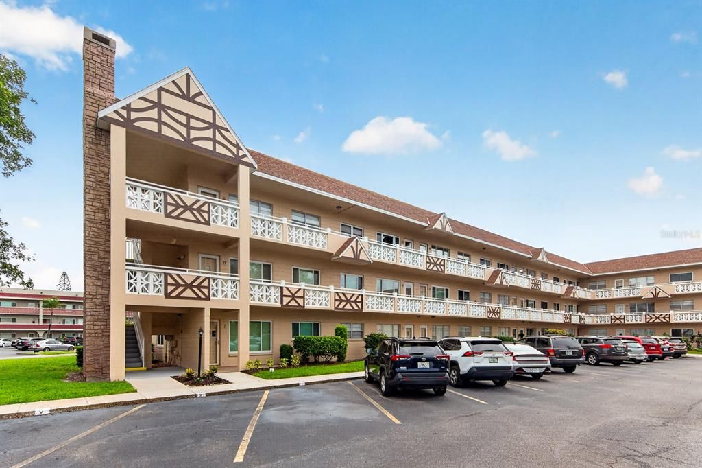 For Sale: $124,999 (2 beds, 2 baths, 1100 Square Feet)