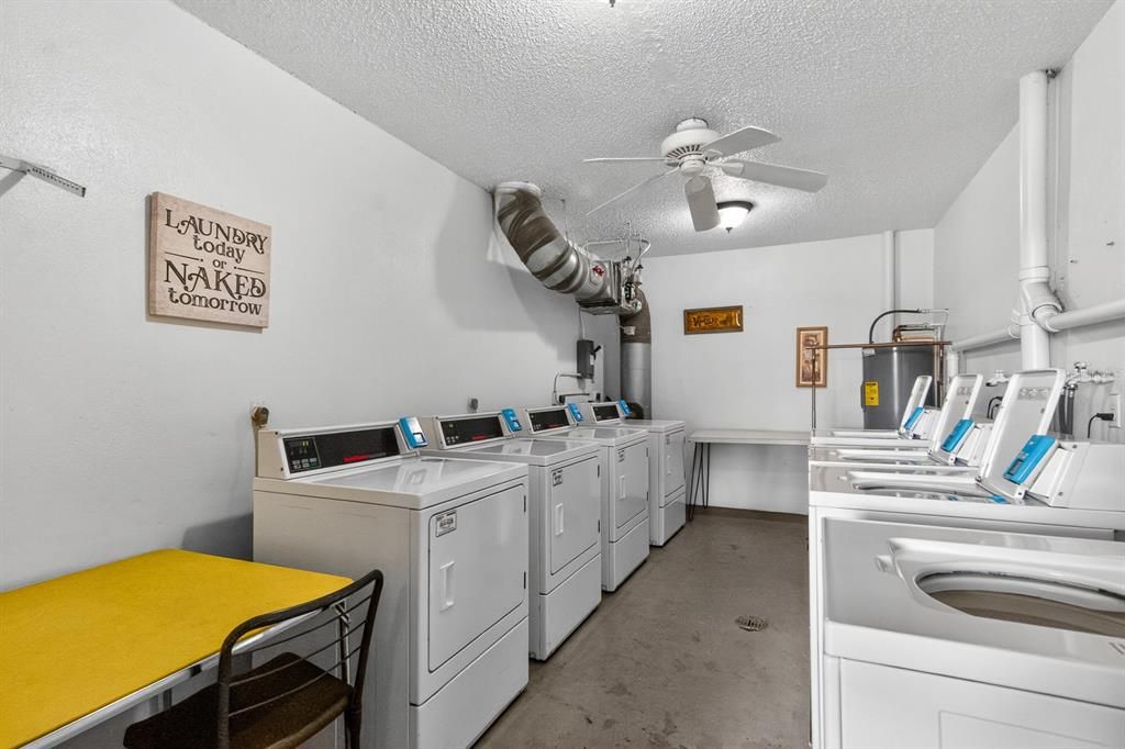 For Sale: $124,999 (2 beds, 2 baths, 1100 Square Feet)