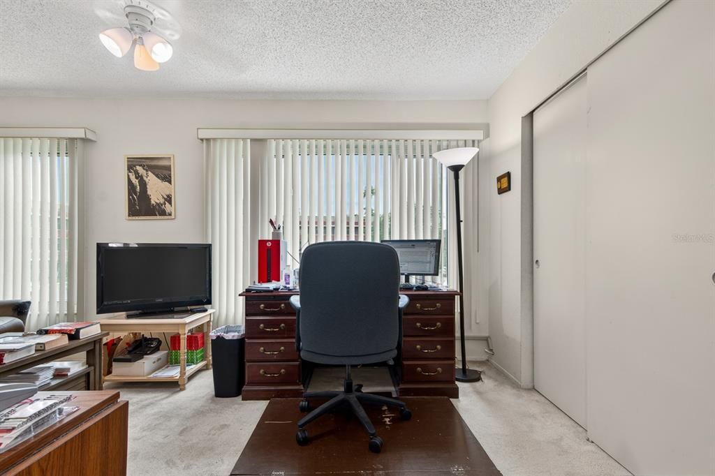 For Sale: $124,999 (2 beds, 2 baths, 1100 Square Feet)