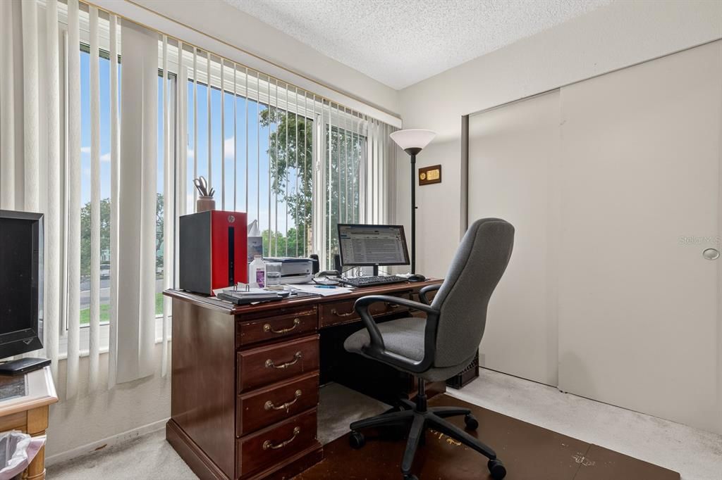 For Sale: $124,999 (2 beds, 2 baths, 1100 Square Feet)