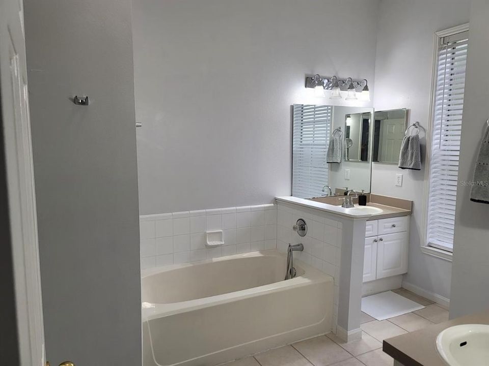 В аренду: $3,200 (4 спален, 2 ванн, 2091 Квадратных фут)