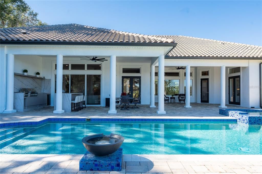 En Renta: $14,500 (6 camas, 5 baños, 4490 Pies cuadrados)