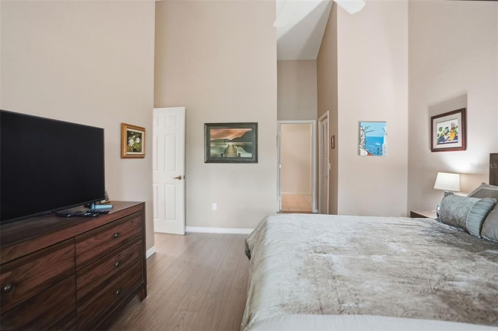 For Sale: $339,900 (2 beds, 2 baths, 1569 Square Feet)