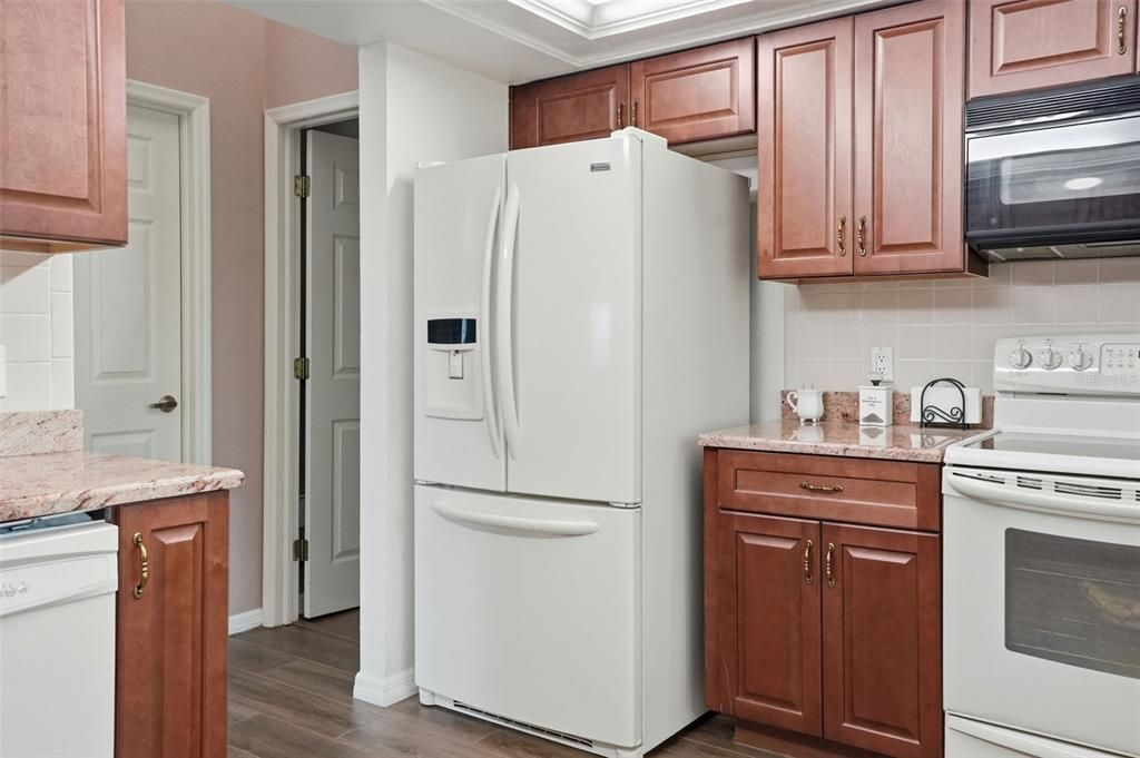 For Sale: $339,900 (2 beds, 2 baths, 1569 Square Feet)