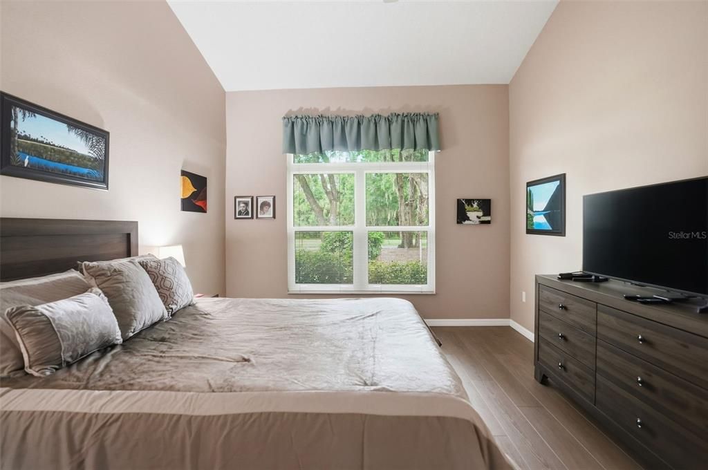 For Sale: $339,900 (2 beds, 2 baths, 1569 Square Feet)