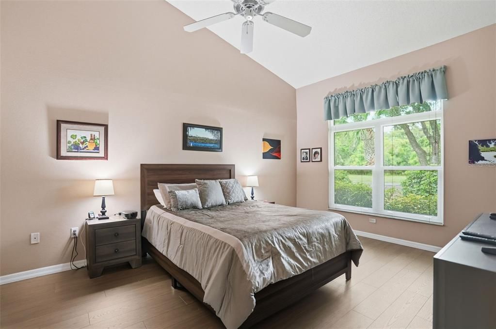 For Sale: $339,900 (2 beds, 2 baths, 1569 Square Feet)