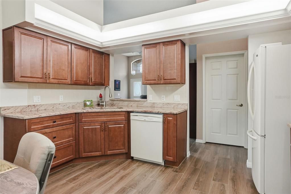 For Sale: $339,900 (2 beds, 2 baths, 1569 Square Feet)