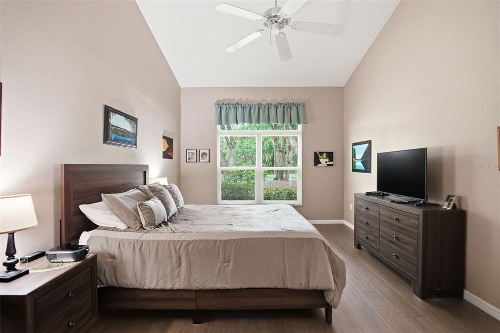 For Sale: $339,900 (2 beds, 2 baths, 1569 Square Feet)