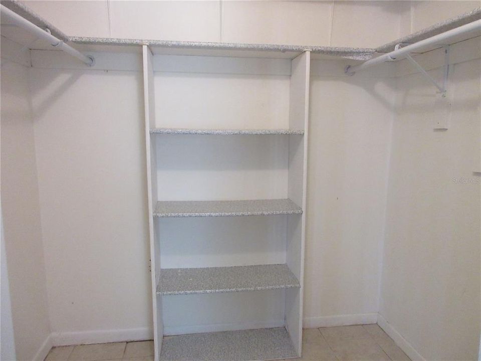 В аренду: $1,150 (2 спален, 1 ванн, 891 Квадратных фут)