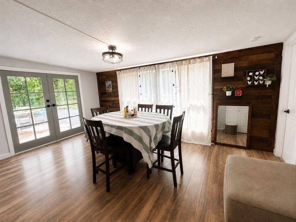 На продажу: $389,900 (3 спален, 2 ванн, 1529 Квадратных фут)