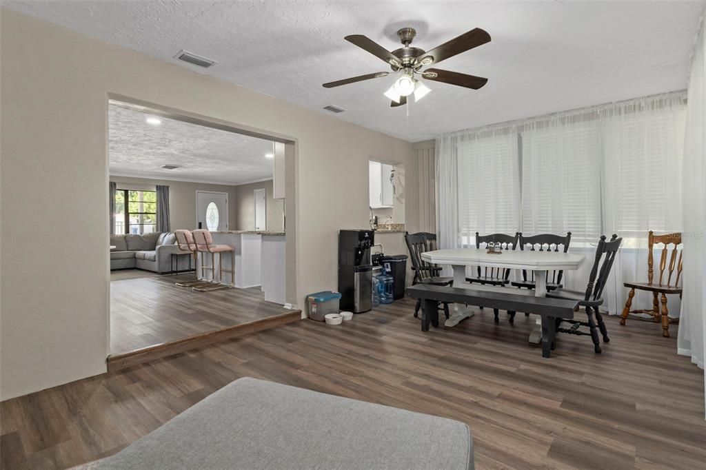 For Sale: $384,000 (3 beds, 2 baths, 1728 Square Feet)