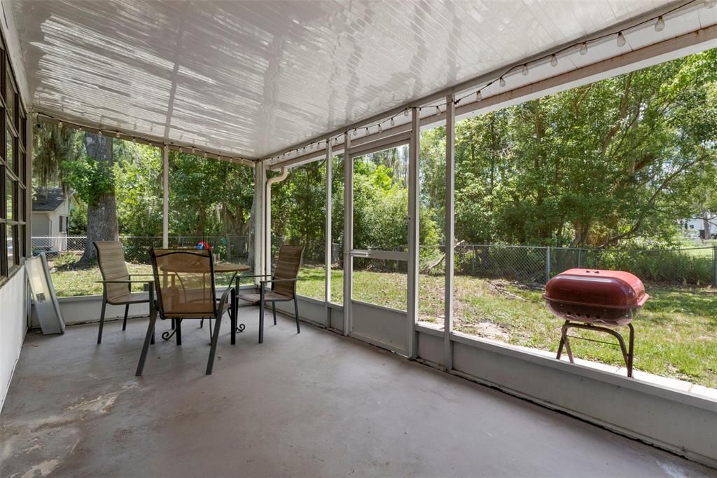 For Sale: $384,000 (3 beds, 2 baths, 1728 Square Feet)