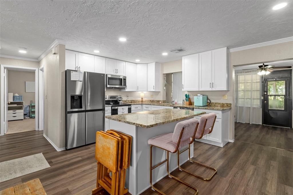 For Sale: $384,000 (3 beds, 2 baths, 1728 Square Feet)