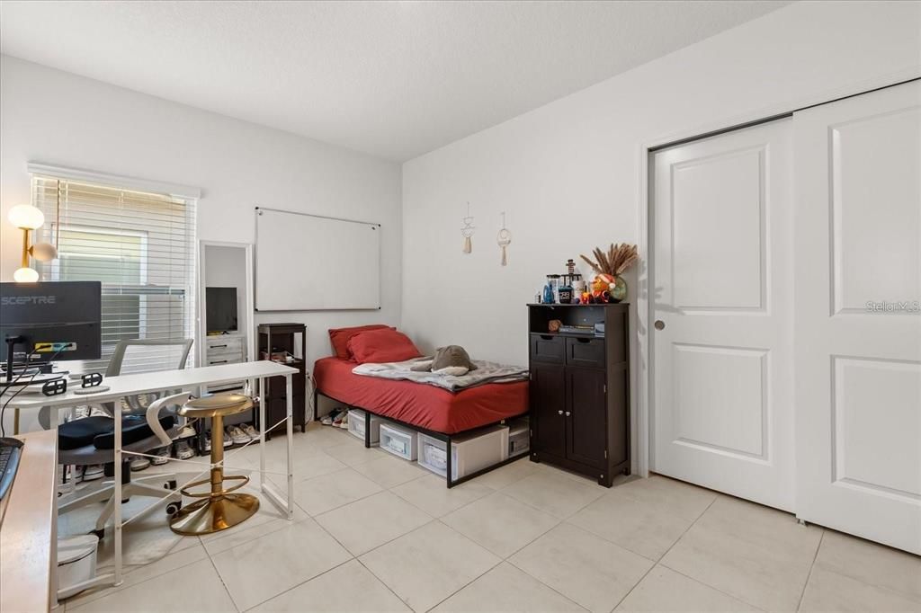 En Venta: $429,900 (4 camas, 3 baños, 2091 Pies cuadrados)