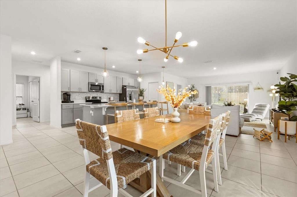 En Venta: $429,900 (4 camas, 3 baños, 2091 Pies cuadrados)