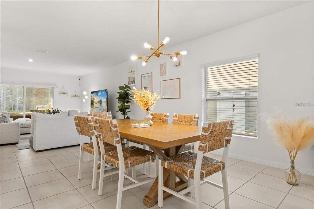 En Venta: $429,900 (4 camas, 3 baños, 2091 Pies cuadrados)