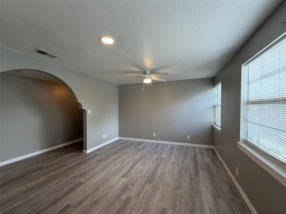 For Rent: $1,450 (1 beds, 1 baths, 650 Square Feet)