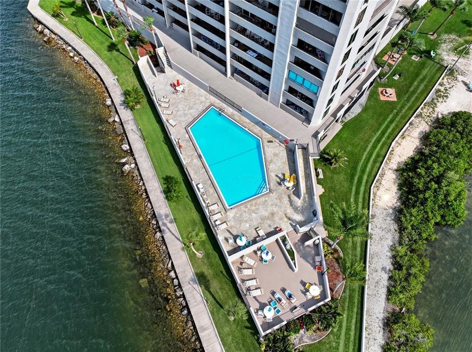 For Sale: $495,000 (2 beds, 2 baths, 1236 Square Feet)