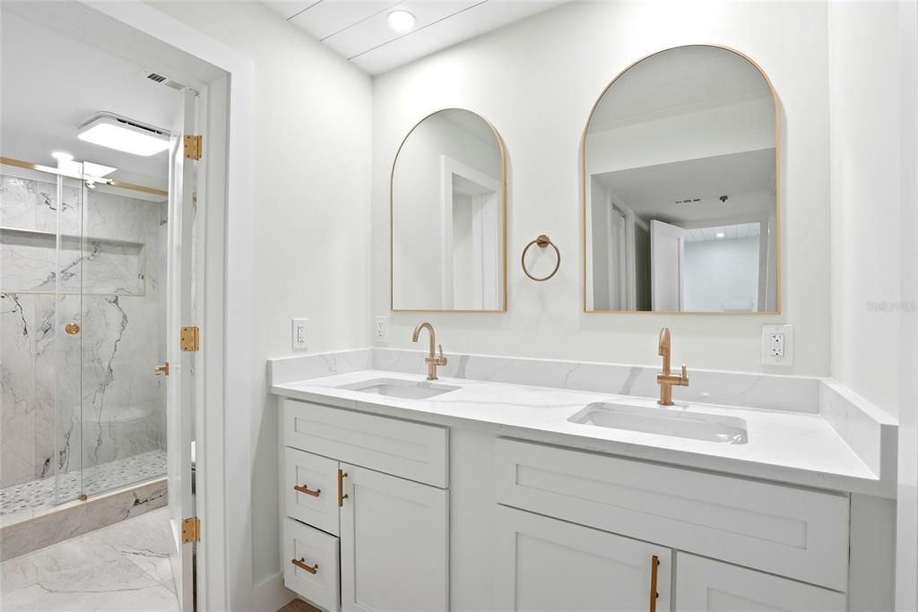 For Sale: $495,000 (2 beds, 2 baths, 1236 Square Feet)