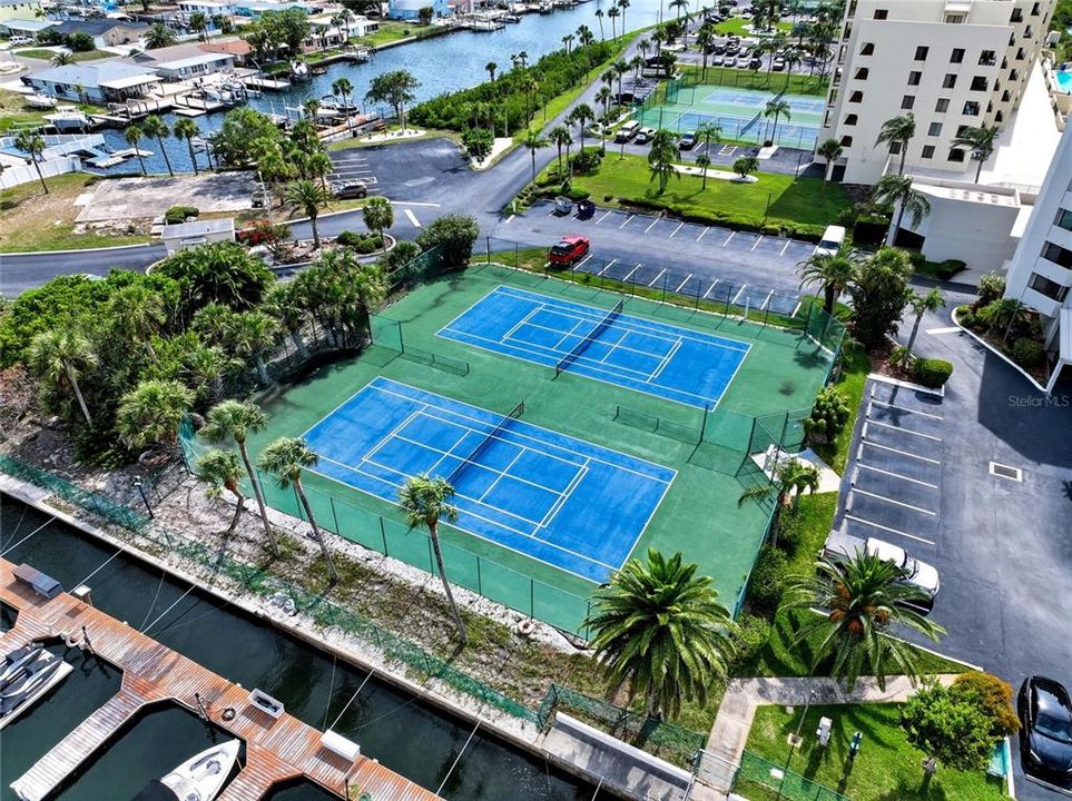 For Sale: $495,000 (2 beds, 2 baths, 1236 Square Feet)
