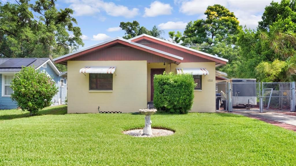 На продажу: $279,000 (2 спален, 1 ванн, 704 Квадратных фут)