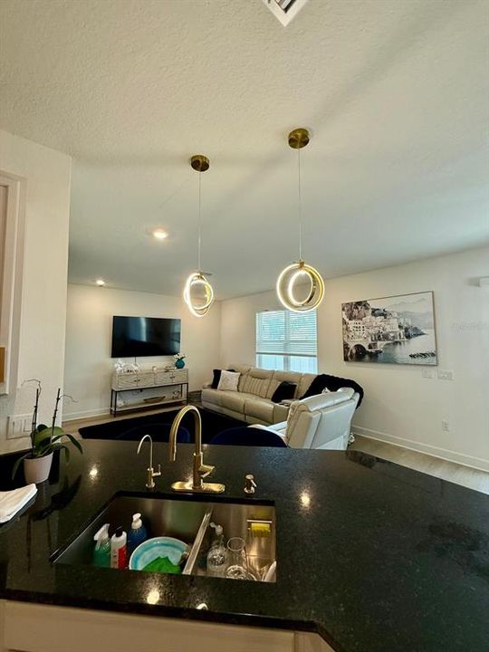 For Rent: $3,400 (5 beds, 3 baths, 2546 Square Feet)
