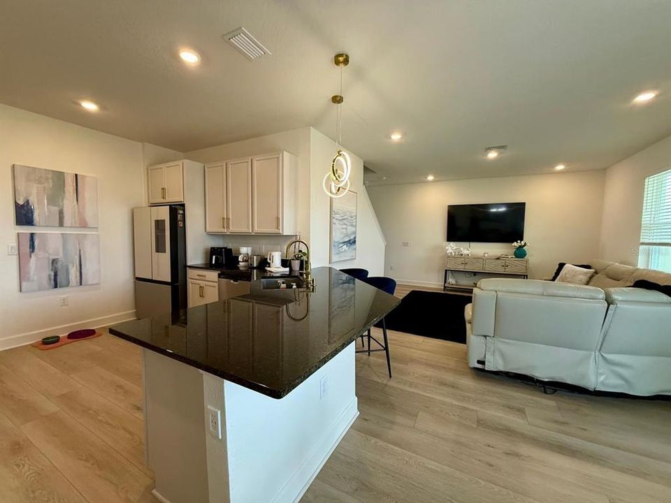 For Rent: $3,400 (5 beds, 3 baths, 2546 Square Feet)