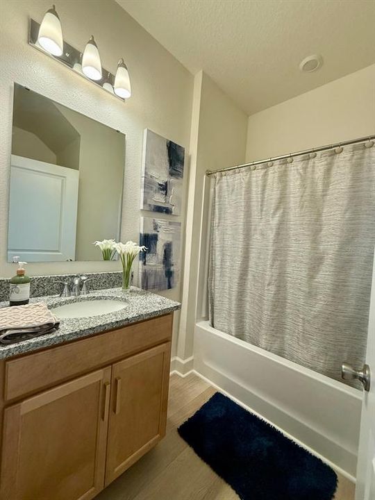 For Rent: $3,400 (5 beds, 3 baths, 2546 Square Feet)
