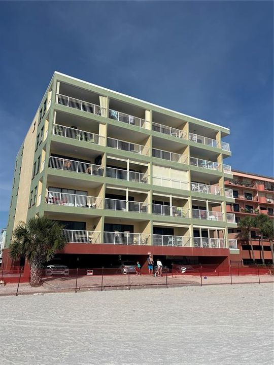 En Venta: $345,000 (1 camas, 1 baños, 895 Pies cuadrados)