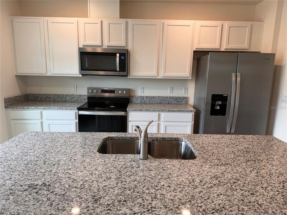 For Rent: $2,600 (3 beds, 2 baths, 1568 Square Feet)