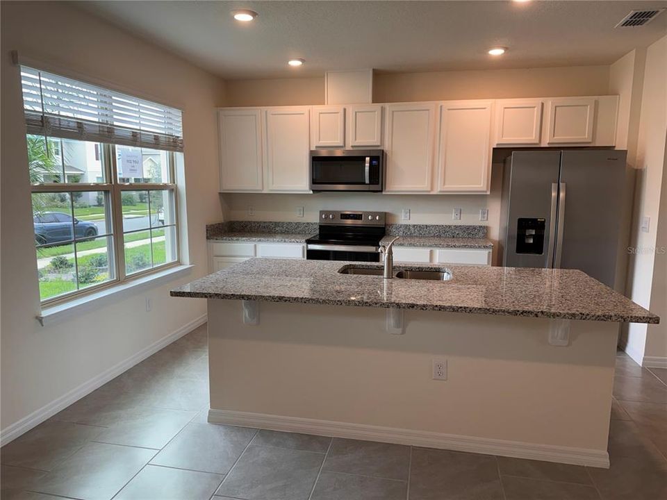 For Rent: $2,600 (3 beds, 2 baths, 1568 Square Feet)