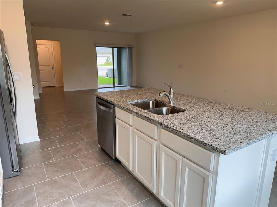 For Rent: $2,600 (3 beds, 2 baths, 1568 Square Feet)