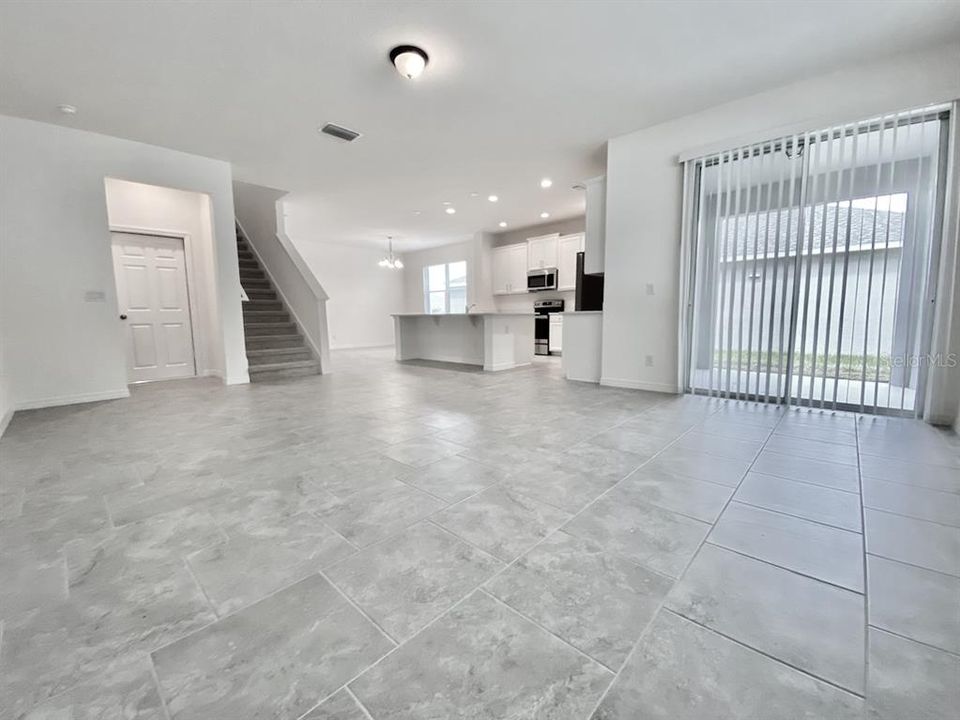 На продажу: $465,000 (5 спален, 3 ванн, 3219 Квадратных фут)