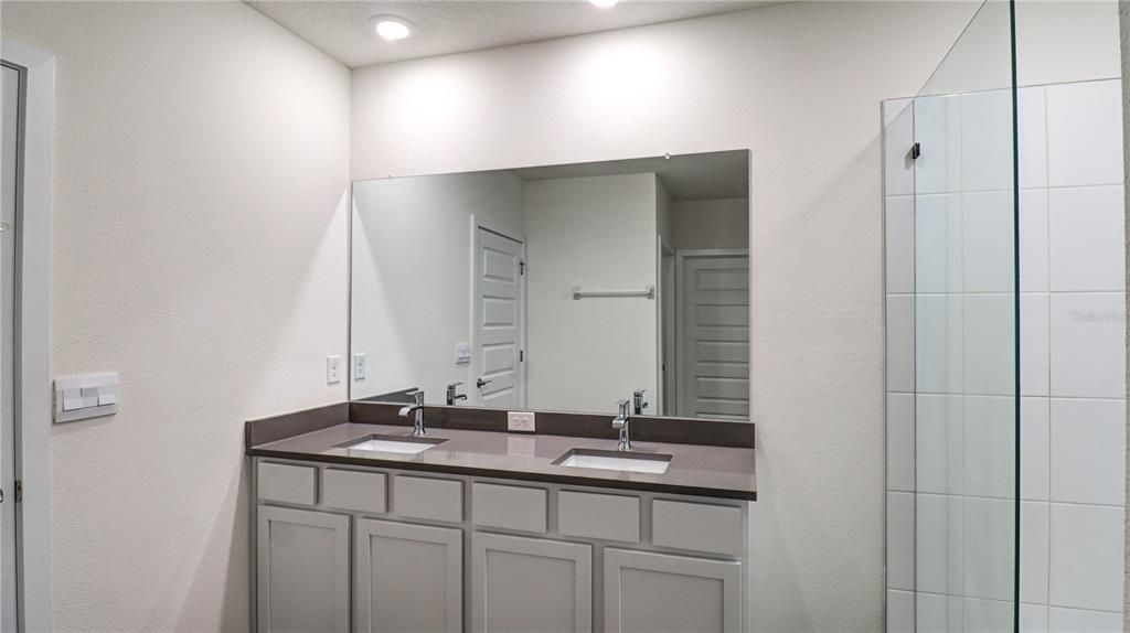 En Venta: $440,000 (4 camas, 2 baños, 1846 Pies cuadrados)