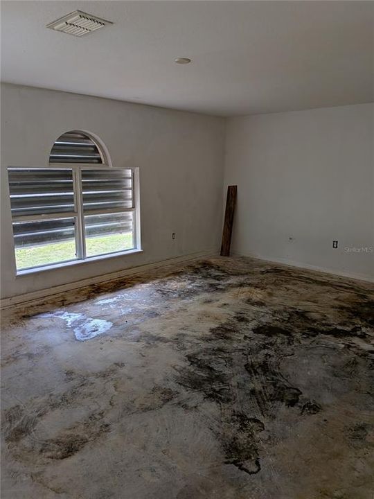 En Venta: $299,000 (3 camas, 2 baños, 2248 Pies cuadrados)