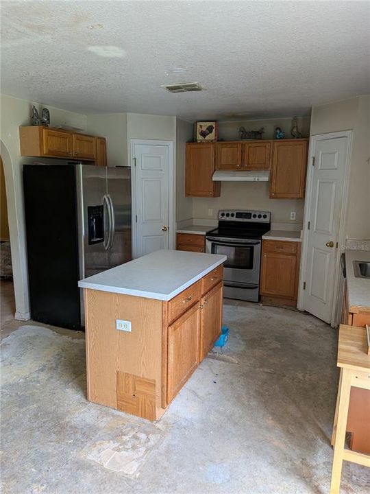 En Venta: $299,000 (3 camas, 2 baños, 2248 Pies cuadrados)