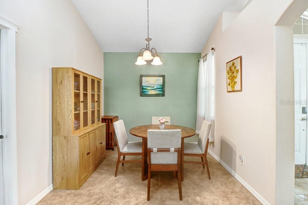 На продажу: $499,900 (4 спален, 2 ванн, 2462 Квадратных фут)