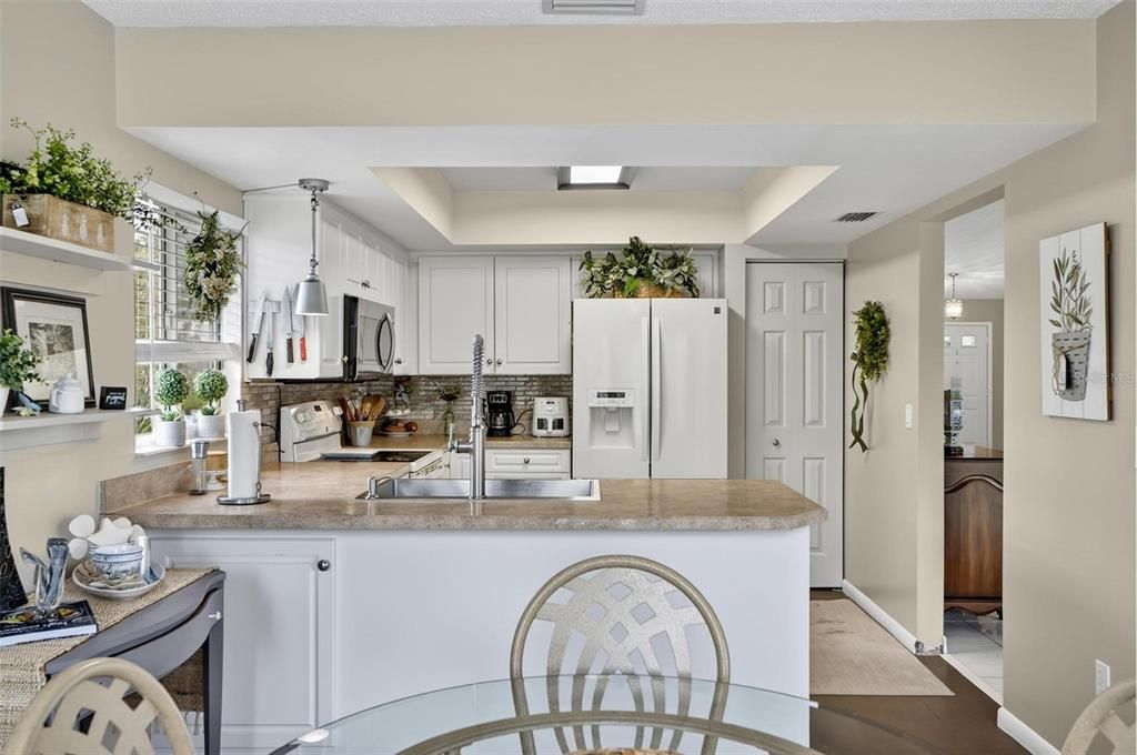 For Sale: $310,000 (3 beds, 2 baths, 1718 Square Feet)