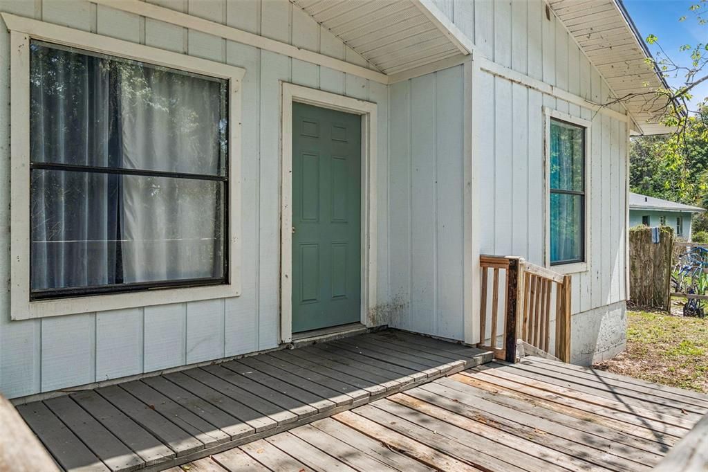 На продажу: $239,990 (3 спален, 2 ванн, 1104 Квадратных фут)