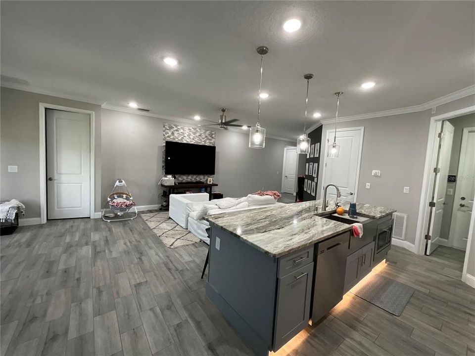 En Venta: $309,990 (3 camas, 2 baños, 1554 Pies cuadrados)