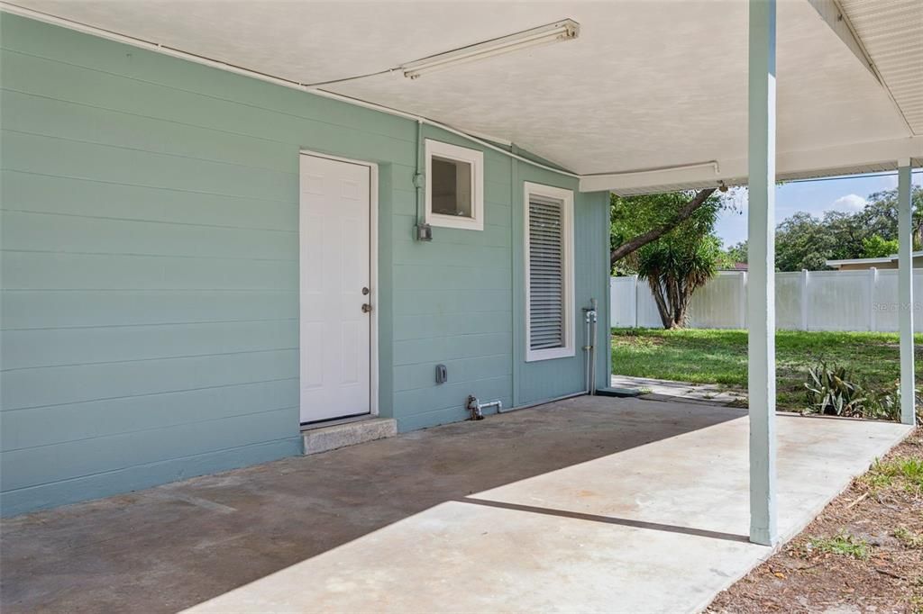 For Sale: $224,900 (2 beds, 1 baths, 894 Square Feet)