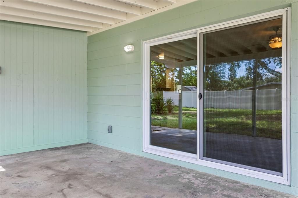 For Sale: $224,900 (2 beds, 1 baths, 894 Square Feet)