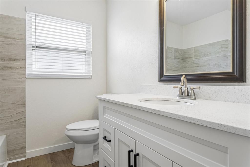 For Sale: $224,900 (2 beds, 1 baths, 894 Square Feet)