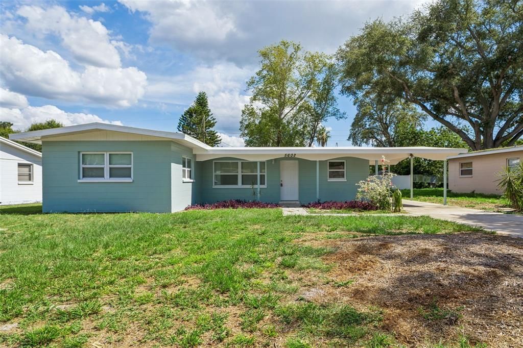 For Sale: $224,900 (2 beds, 1 baths, 894 Square Feet)