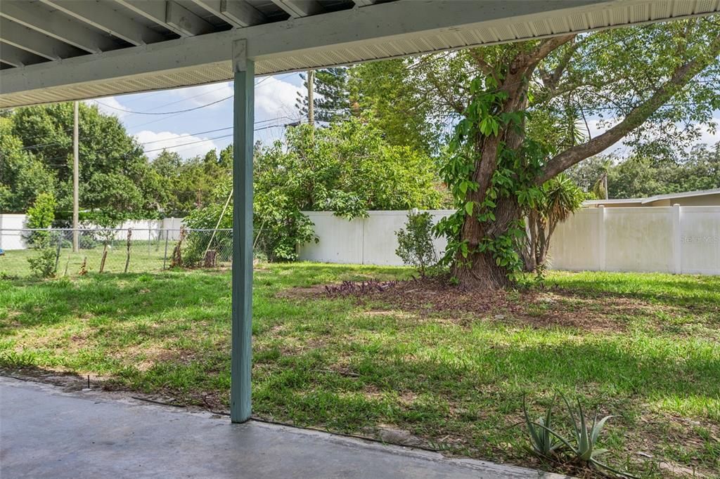For Sale: $224,900 (2 beds, 1 baths, 894 Square Feet)