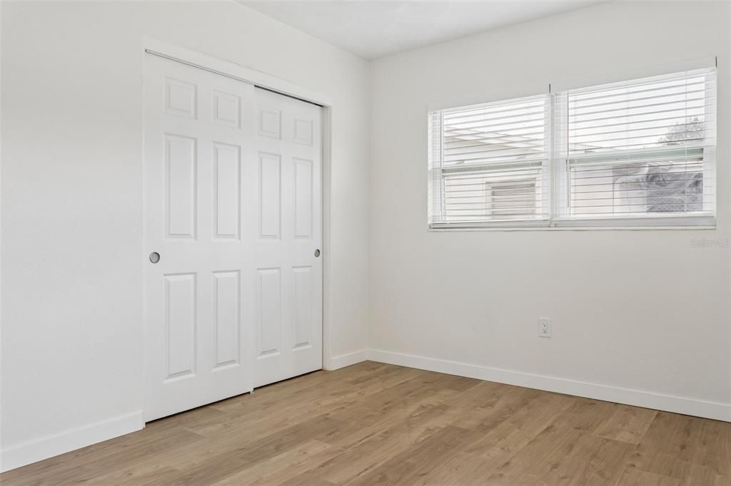 For Sale: $224,900 (2 beds, 1 baths, 894 Square Feet)