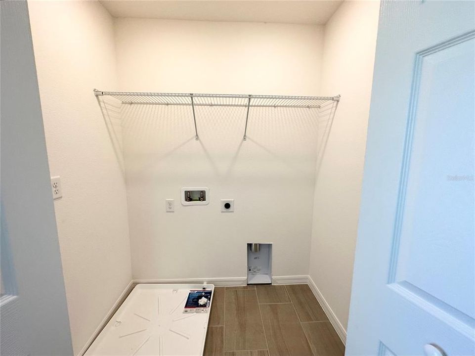 For Rent: $1,899 (4 beds, 3 baths, 2000 Square Feet)