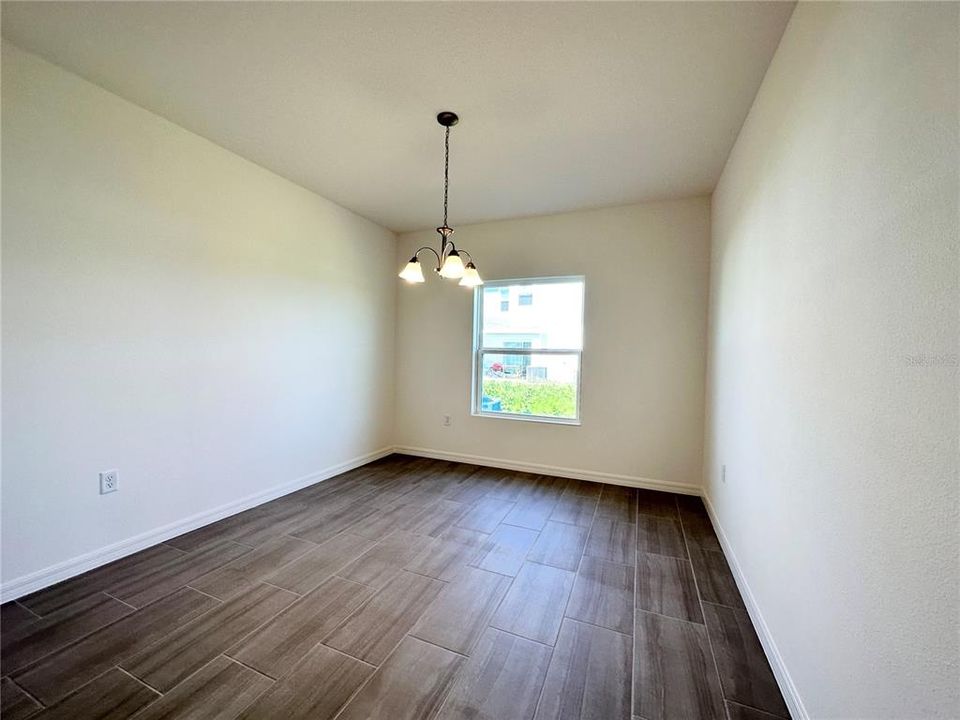 For Rent: $1,899 (4 beds, 3 baths, 2000 Square Feet)