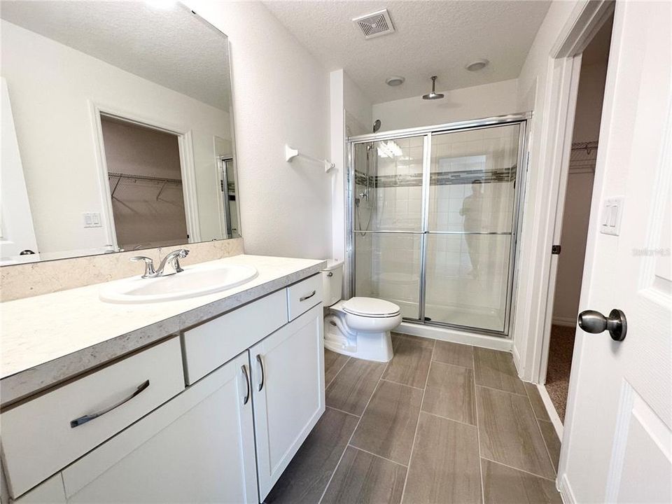 For Rent: $1,899 (4 beds, 3 baths, 2000 Square Feet)