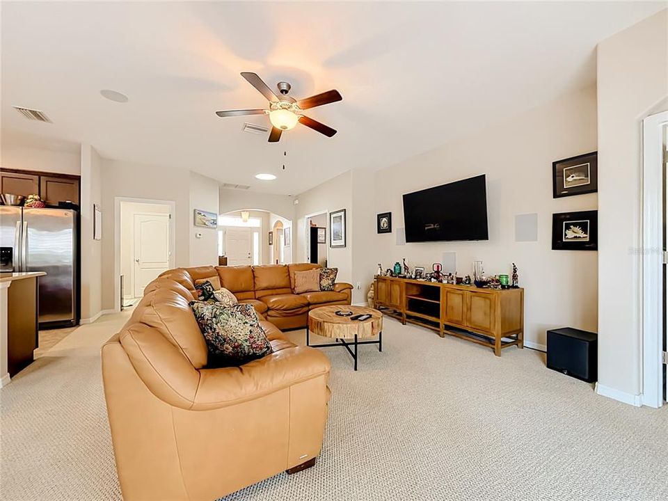 For Sale: $445,000 (3 beds, 2 baths, 1722 Square Feet)
